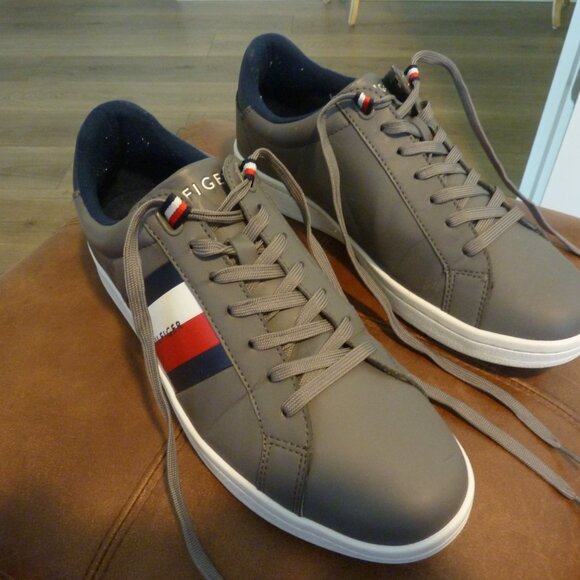 Tommy Hilfiger Gray Sneakers Men's US Size 12 - Picture 4 of 11